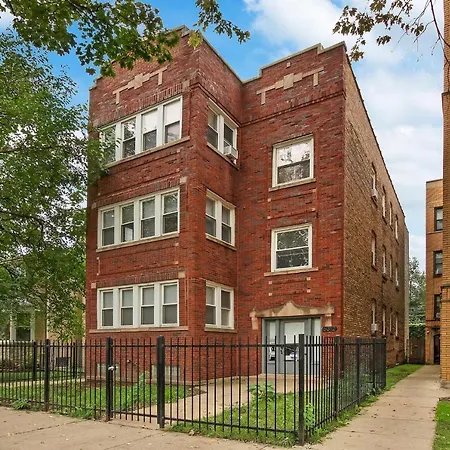 2Br Comfy & Artistic Apt Outfitted For Comfort - Francisco 1