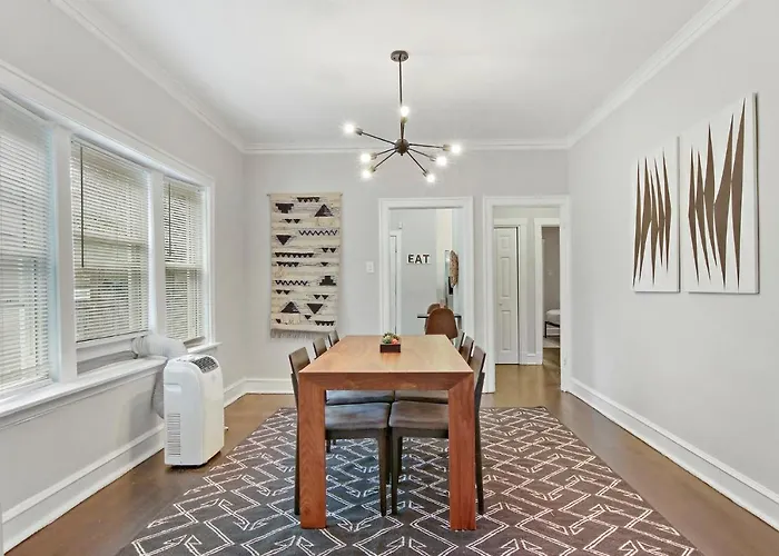 Apartment 2br Comfy & Artistic Outfitted For Comfort - Francisco 1 Chicago